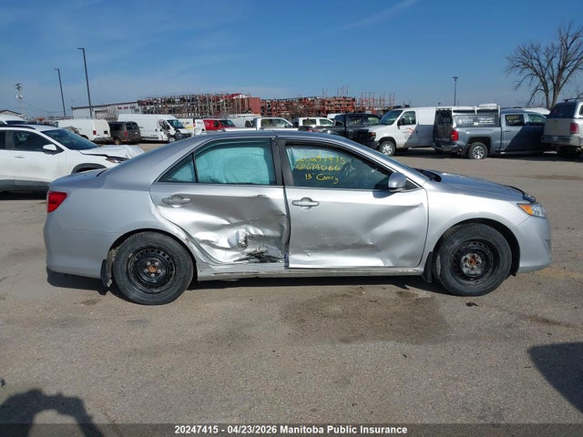 2013 Toyota Camry Xle მანქანა იყიდება აუქციონზე, vin: 4T1BF1FK0DU674066, აუქციონის ნომერი: 20247415