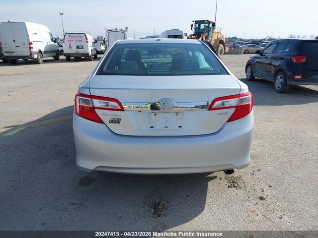 2013 Toyota Camry Xle მანქანა იყიდება აუქციონზე, vin: 4T1BF1FK0DU674066, აუქციონის ნომერი: 20247415