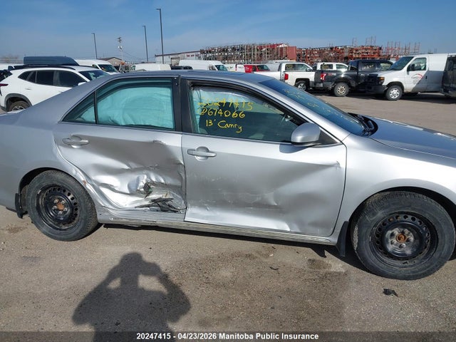 2013 Toyota Camry Xle მანქანა იყიდება აუქციონზე, vin: 4T1BF1FK0DU674066, აუქციონის ნომერი: 20247415