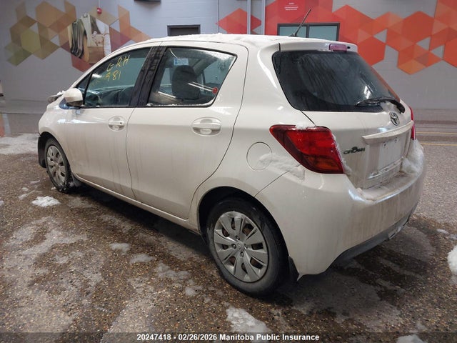 Toyota YARIS LE 2015 VNKKTUD33FA031569 Image 3
