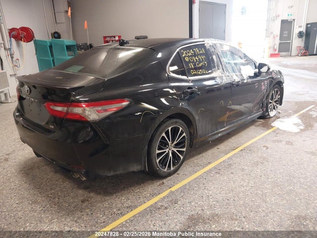 4T1B11HK5JU084999 Toyota CAMRY SE