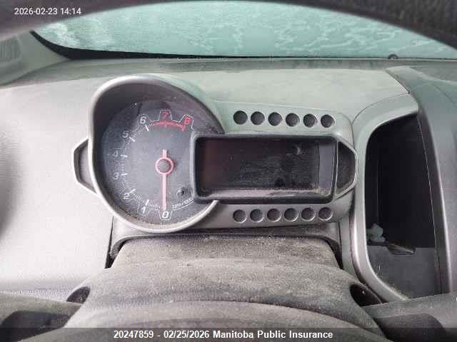 1G1JC6SH8F4118521 Chevrolet SONIC LT