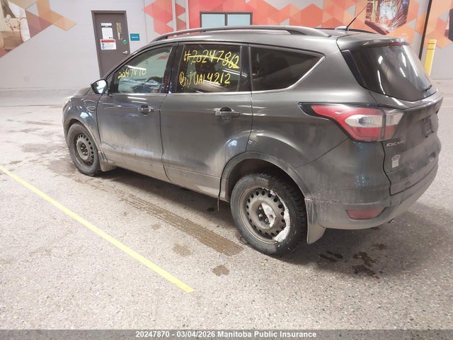 1FMCU9GD0JUA14212 Ford ESCAPE SE