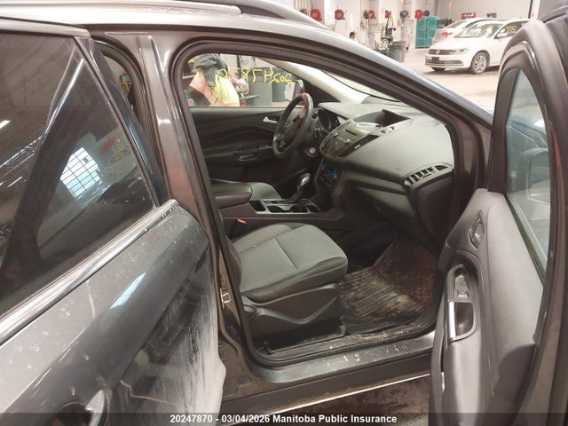 1FMCU9GD0JUA14212 Ford ESCAPE SE