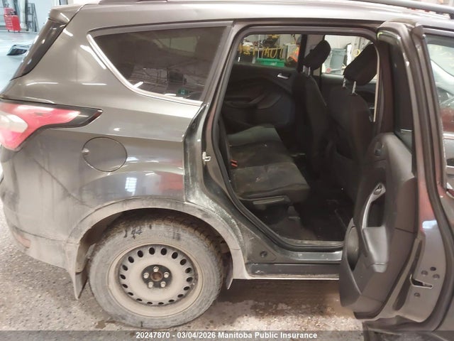 1FMCU9GD0JUA14212 Ford ESCAPE SE