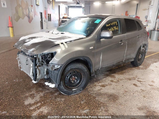 JA4AJ3AU5JZ603733 Mitsubishi RVR SE