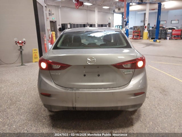 3MZBM1U76FM221664 Mazda Mazda3 Gx Sky