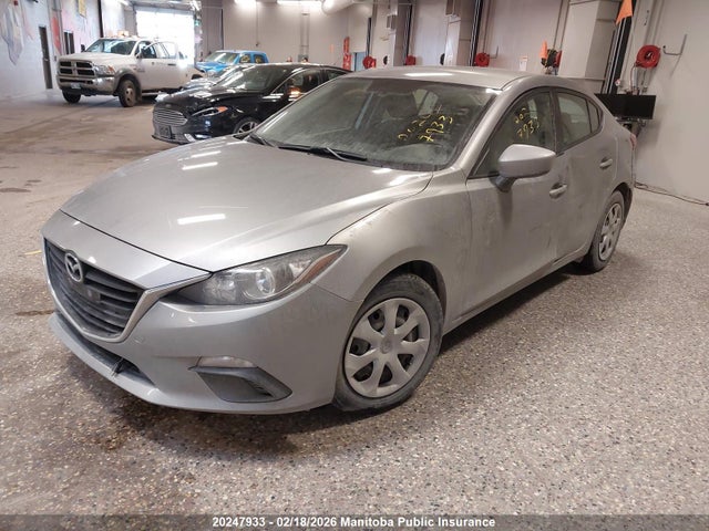 3MZBM1U76FM221664 Mazda Mazda3 Gx Sky