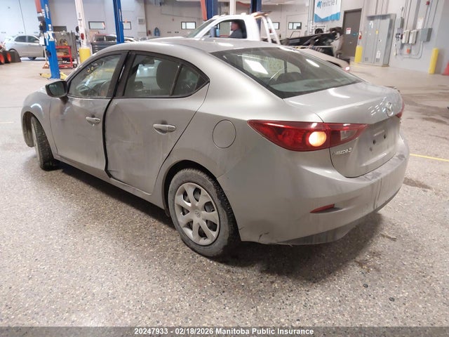 3MZBM1U76FM221664 Mazda Mazda3 Gx Sky