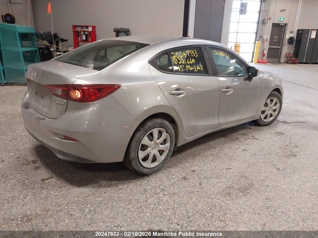 3MZBM1U76FM221664 Mazda Mazda3 Gx Sky