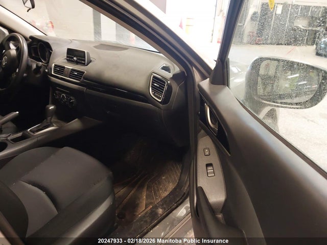 3MZBM1U76FM221664 Mazda Mazda3 Gx Sky