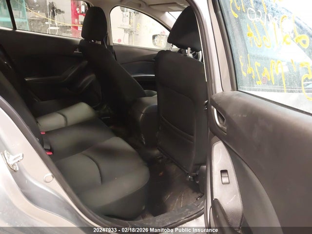 3MZBM1U76FM221664 Mazda Mazda3 Gx Sky