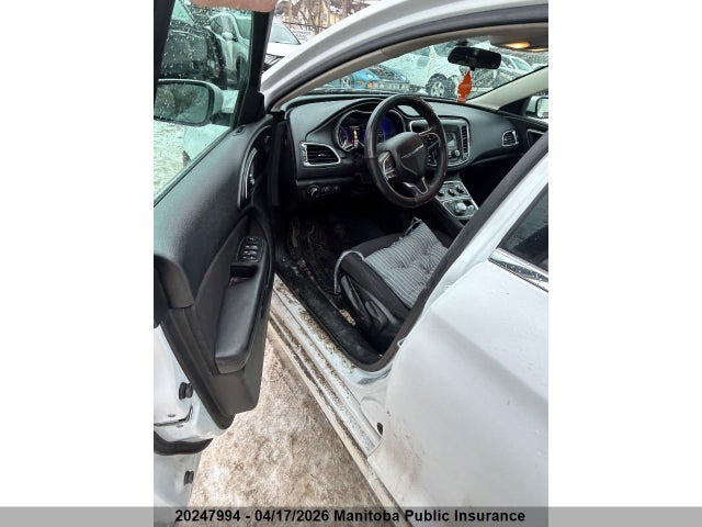 20247994 :رقم المزاد ، 1C3CCCFB0FN569428 vin ، 2015 Chrysler 200 Lx مزاد بيع