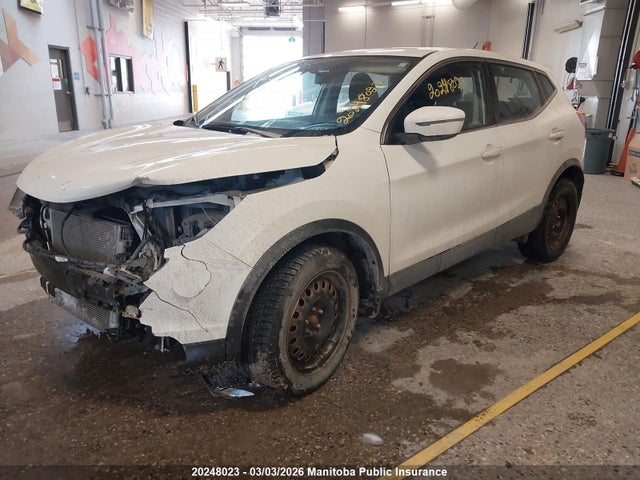 JN1BJ1CRXHW142003 Nissan Qashqai S