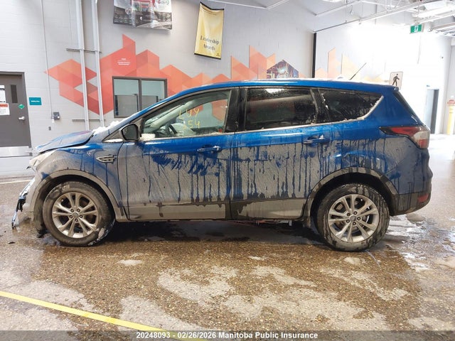 1FMCU0GD2HUA70559 Ford ESCAPE SE