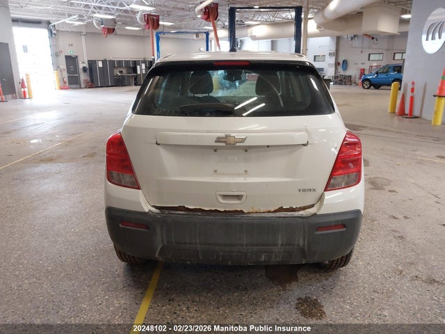 3GNCJKEB2EL124370 Chevrolet TRAX LS