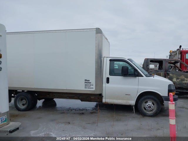 20248147 :رقم المزاد ، 1GD37TCL2G1283680 vin ، 2016 Gmc Savana G3500 Cutaway مزاد بيع
