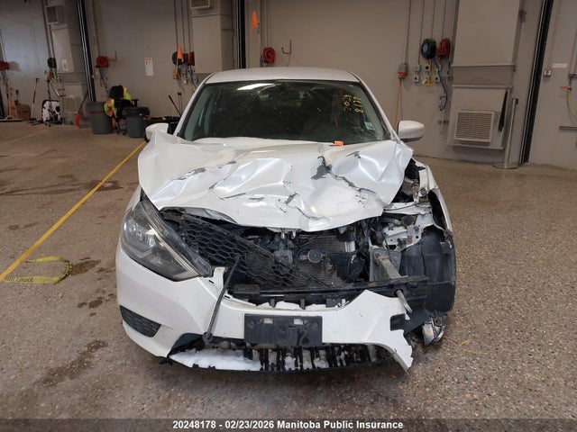 3N1AB7AP0JY335613 Nissan Sentra 1.8 S