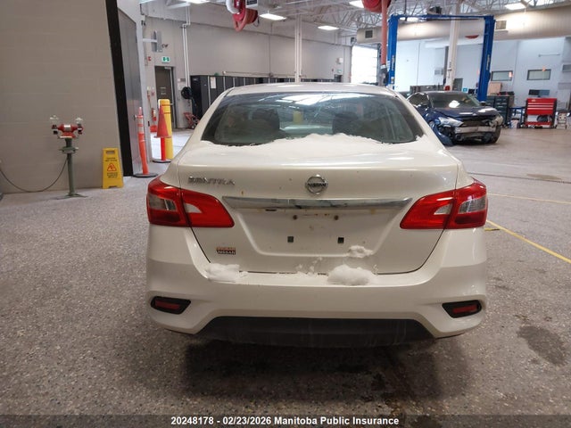 3N1AB7AP0JY335613 Nissan Sentra 1.8 S