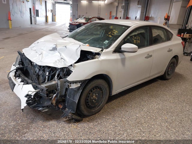 3N1AB7AP0JY335613 Nissan Sentra 1.8 S