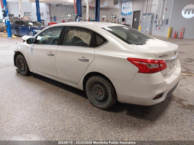 3N1AB7AP0JY335613 Nissan Sentra 1.8 S