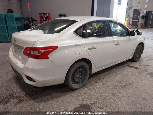 3N1AB7AP0JY335613 Nissan Sentra 1.8 S
