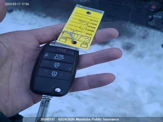 KNDMB5C1XH6257477 KIA SEDONA LX