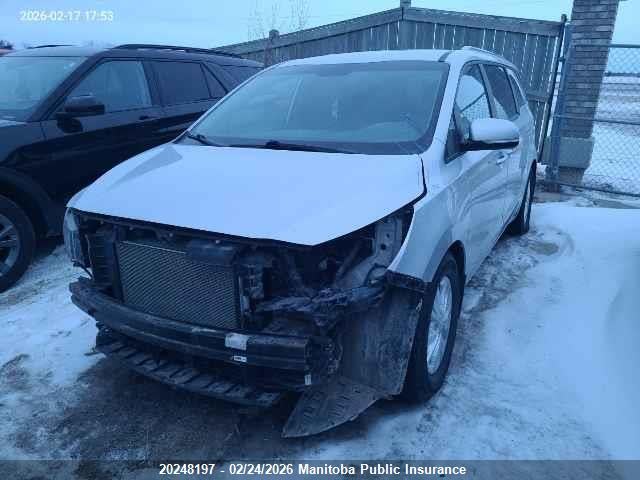 KNDMB5C1XH6257477 KIA SEDONA LX
