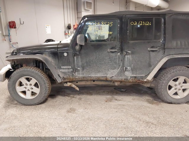 1C4BJWDG6EL192157 Jeep Wrangler Unlimited Sport