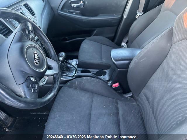 KNAHT8A38E7028366 KIA Rondo Ex