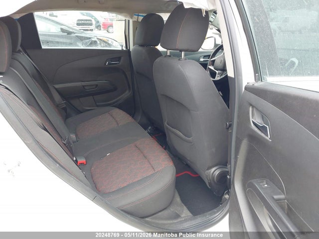 1G1JD6SH8J4105760 Chevrolet SONIC LT