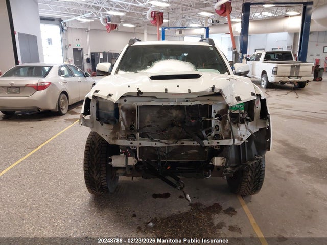 5TFDZ5BNXGX011599 Toyota Tacoma Double Cab V6