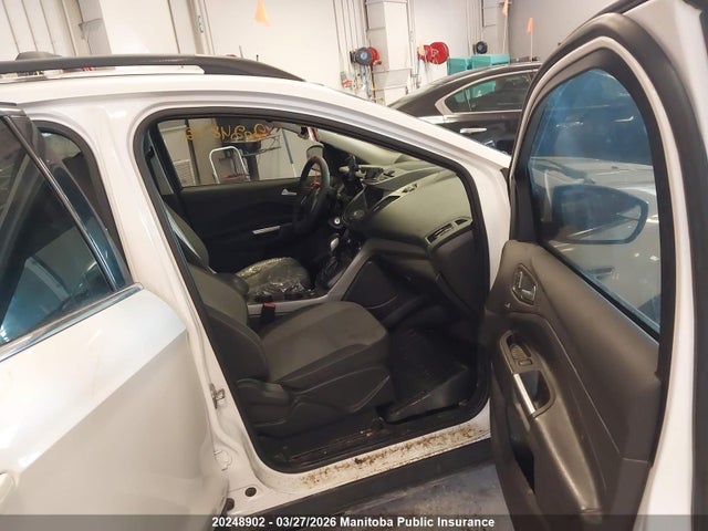 20248902 :رقم المزاد ، 1FMCU0GXXEUD33824 vin ، 2014 Ford Escape Se مزاد بيع