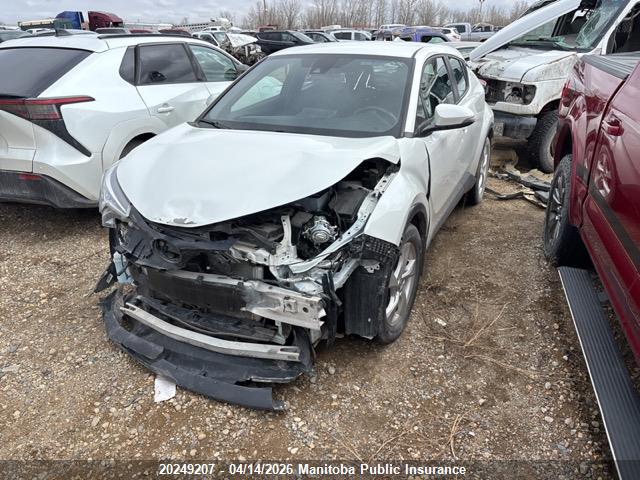 NMTKHMBX5JR030739 Toyota C-HR XLE