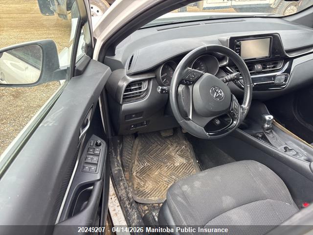 NMTKHMBX5JR030739 Toyota C-HR XLE