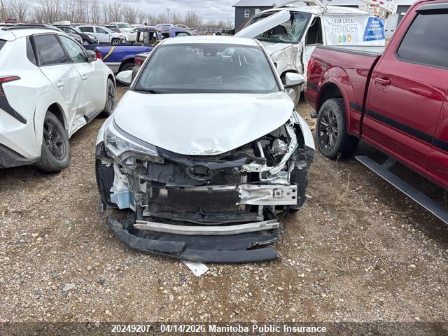 NMTKHMBX5JR030739 Toyota C-HR XLE