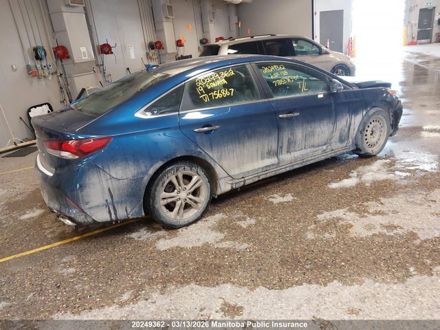 5NPE34AFXKH756867 Hyundai Sonata Essential
