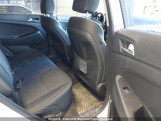KM8J2CA46MU408837 Hyundai Tucson Essential