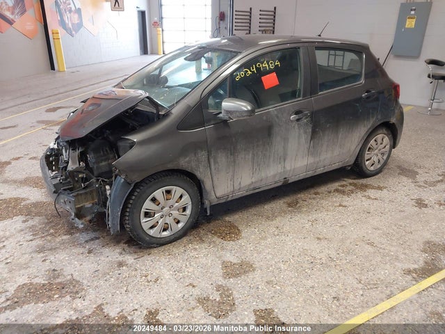 VNKKTUD38HA083699 Toyota YARIS LE