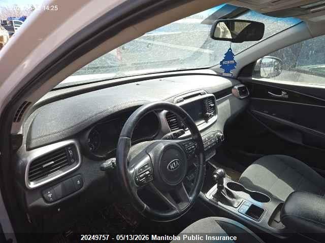 5XYPGDA57GG110849 KIA Sorento Lx V6