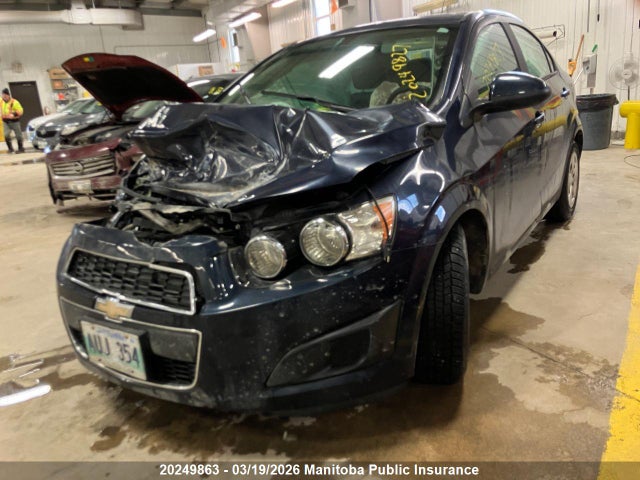 1G1JA5SH1F4120384 Chevrolet SONIC LS