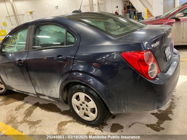 1G1JA5SH1F4120384 Chevrolet SONIC LS