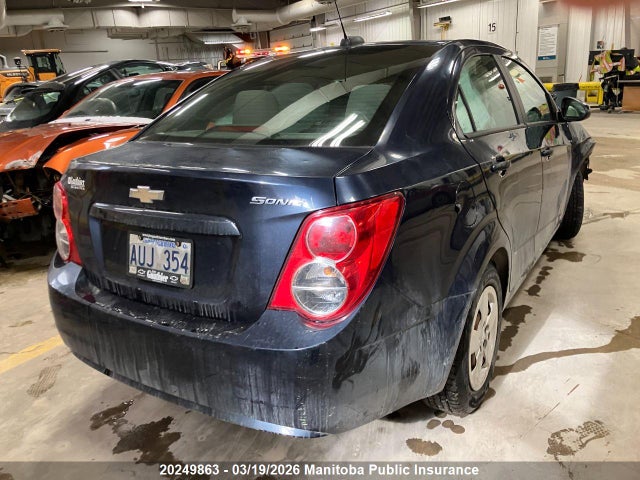 1G1JA5SH1F4120384 Chevrolet SONIC LS