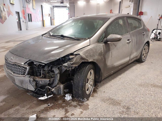 KIA FORTE LX 2017 KNAFK5A82H5728775 Image 2