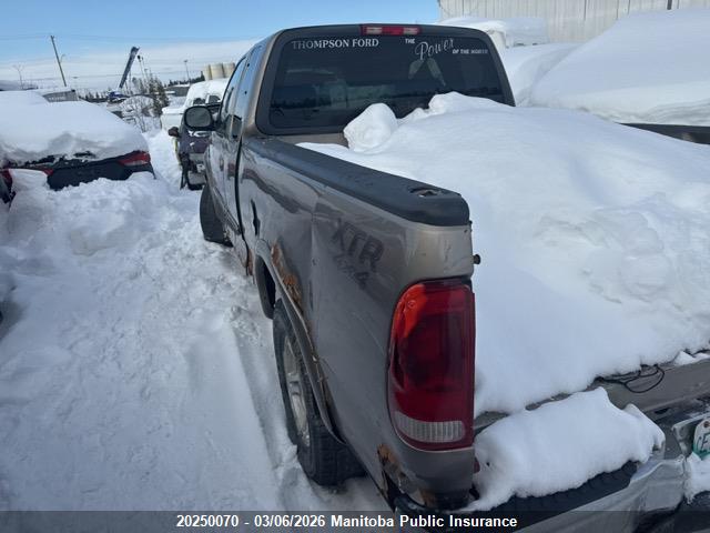 20250070 :رقم المزاد ، 2FTRX18W22CA29822 vin ، 2002 Ford F150 Supercab مزاد بيع