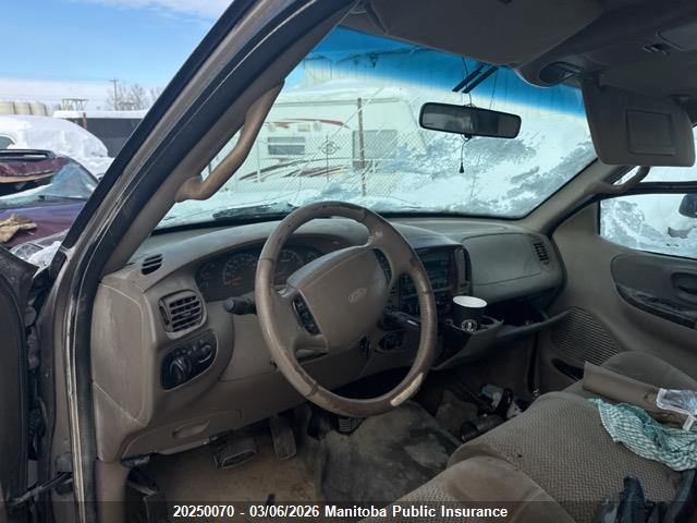 20250070 :رقم المزاد ، 2FTRX18W22CA29822 vin ، 2002 Ford F150 Supercab مزاد بيع