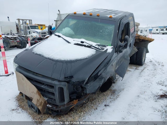 20250074 :رقم المزاد ، 1FTWW33P35EB37799 vin ، 2005 Ford F350 Sd Lariat Crew Cab مزاد بيع