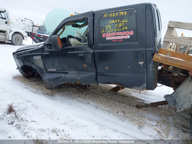20250074 :رقم المزاد ، 1FTWW33P35EB37799 vin ، 2005 Ford F350 Sd Lariat Crew Cab مزاد بيع