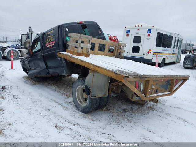 20250074 :رقم المزاد ، 1FTWW33P35EB37799 vin ، 2005 Ford F350 Sd Lariat Crew Cab مزاد بيع