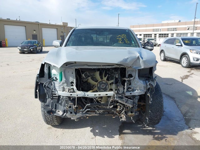 5TFCZ5AN3JX156987 Toyota Tacoma Double Cab V6